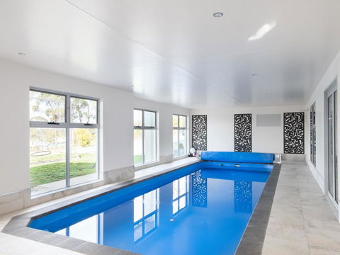 Paradise Point - Tamar Valley 14 Persons Residence With Pool - Holiday Find 2