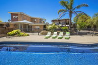 Paw Up Luxury Villa in Rye