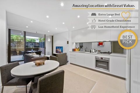 Peaceful, Water-side Retreat With Huge Courtyard. - Holiday Find 1