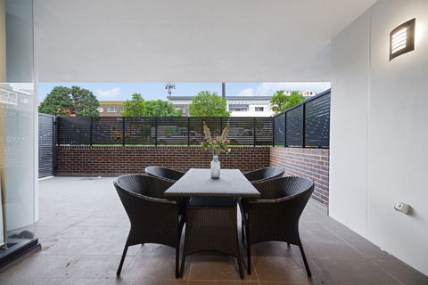 Peaceful, Water-side Retreat With Huge Courtyard. - Holiday Find 2