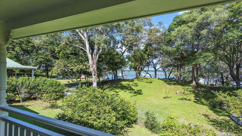 Pelican's Rest - Holiday Find 0