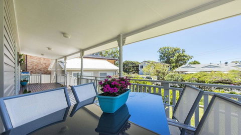 Pelican's Rest - Holiday Find 1