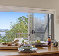 Penguins Rest - direct beach access from complex - Holiday Find