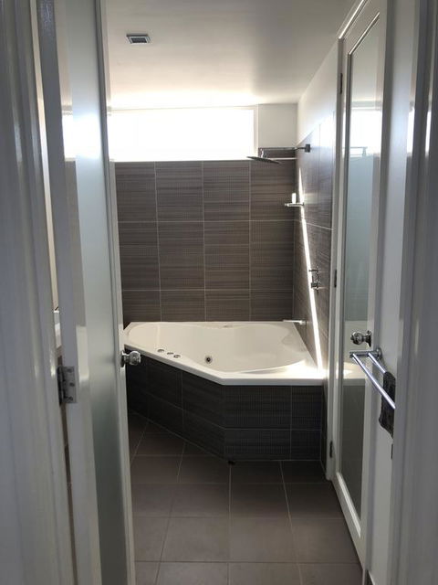 Penthouse Bendigo - Holiday Find 3