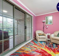 Pet Friendly Home - Pool  Parking - Tennis Court - Holiday Find