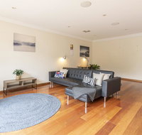 Pet Friendly Home Away From Home - Willoughby - Holiday Find