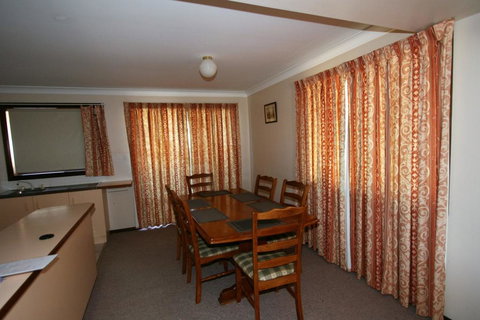 Petersdorf 4/129 Gippsland Street - Holiday Find 3