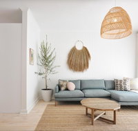 Pine at Arlo's - Refined luxury in Glenelg - Holiday Find