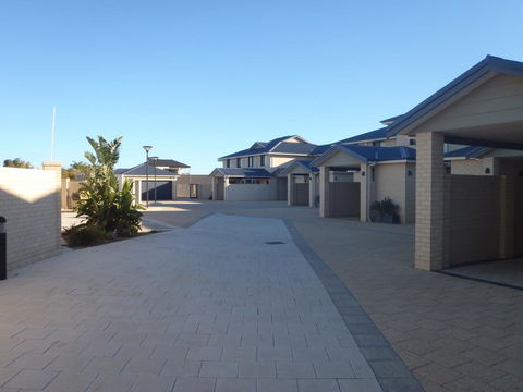 Port Denison Beach Resort - Holiday Find 3