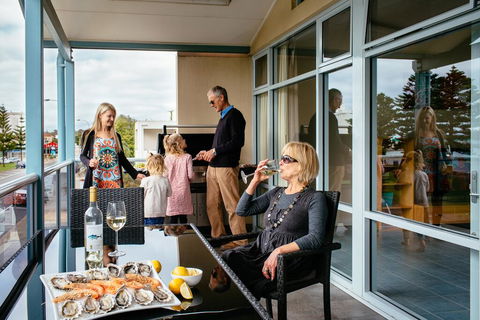 Port Lincoln Foreshore Apartments - Holiday Find 2
