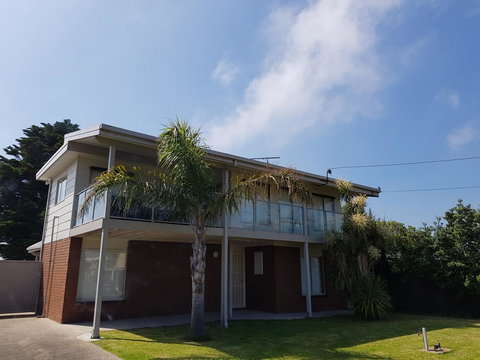 Portarlington Beach Shack 50 Metres To The Water - Holiday Find 1
