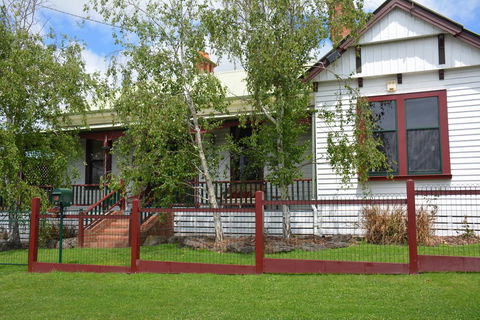 Portarlington Vicarage - Holiday Find 0