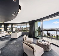 President Towers Apartment - Holiday Find