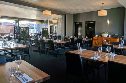 Prince Of Wales Hotel - Holiday Find 1