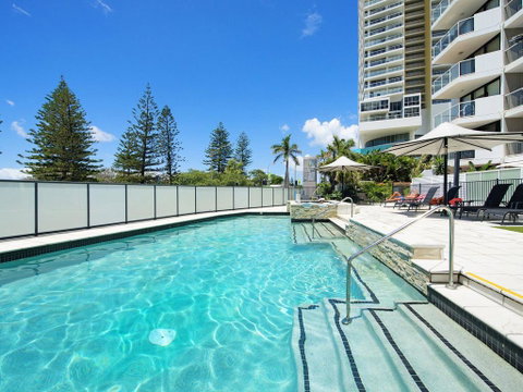Private Apartment - Central Broadbeach - Holiday Find 3