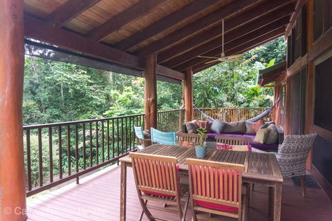 Private Rainforest Retreat With Lagoon Style Pool - Holiday Find 3