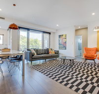 Professional apartment 15 minutes from CBD - Holiday Find