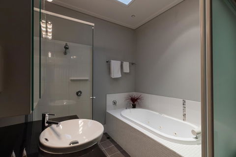 Promenade Executive Apartments - Holiday Find 3