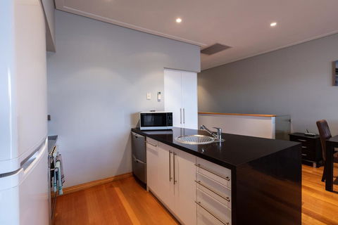 Promenade Executive Apartments - Holiday Find 2