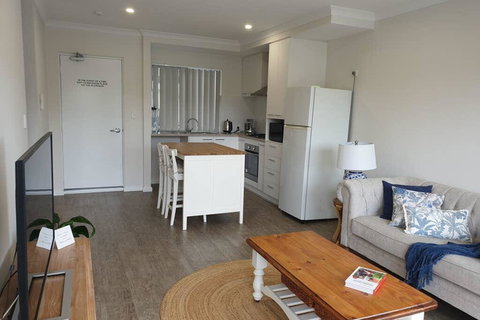 Quiet Apartment Walking Distance To Restaurants - Holiday Find 0