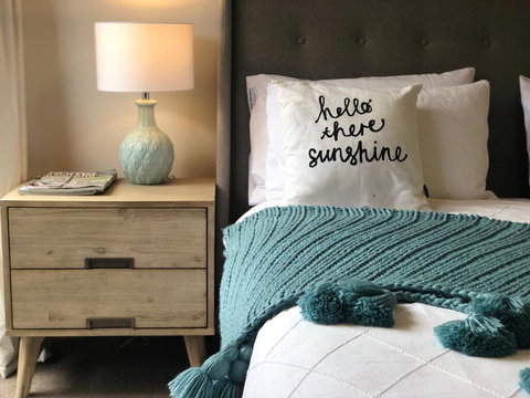 Quiet River Front Escape Walk To Ocean Street & Shops - Holiday Find 1