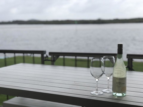 Quiet River Front Escape Walk To Ocean Street & Shops - Holiday Find 3