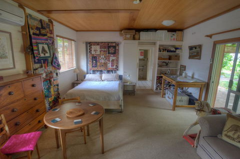 Quilters Studio - Holiday Find 3