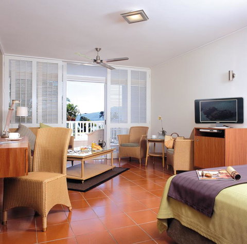 Ramada By Wyndham Cairns City Centre - Holiday Find 1