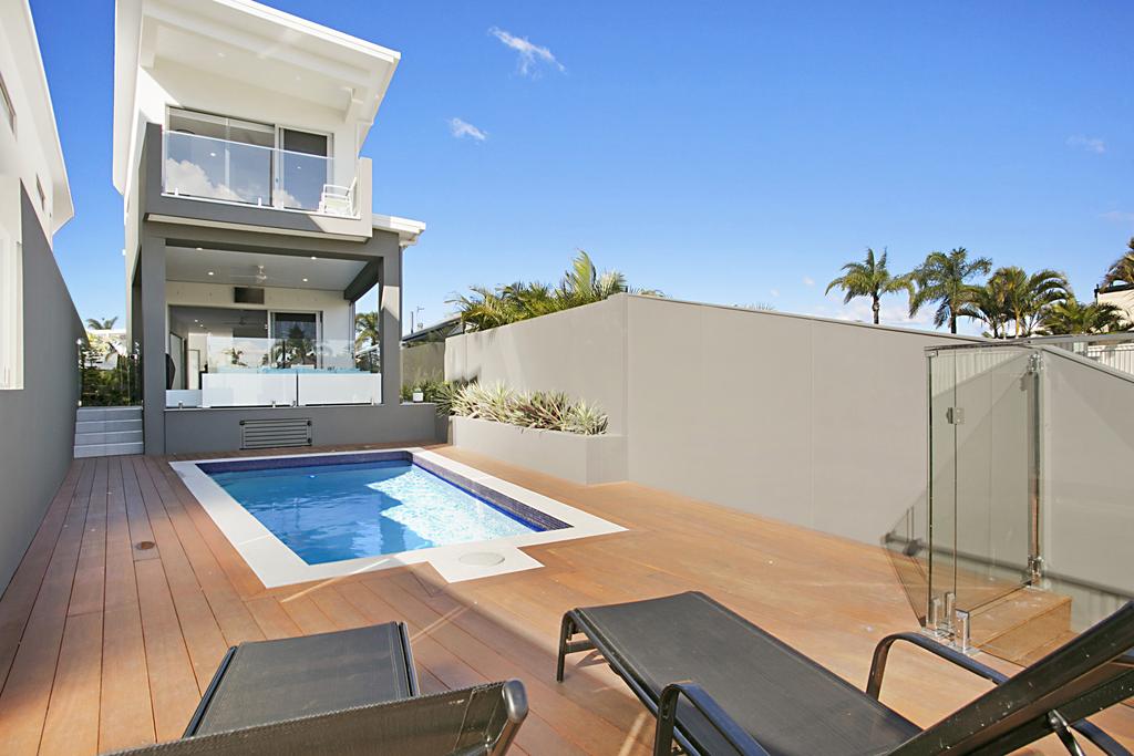 Bundall QLD Holiday Find