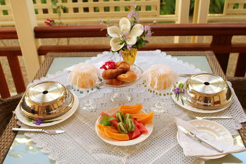 Reid's Place - Holiday Find 2