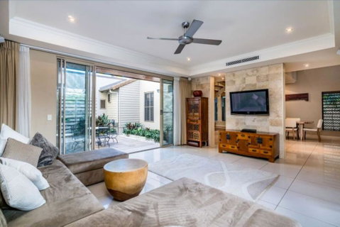 Resort Living With Private Pool Sleeps 8 - Holiday Find 0