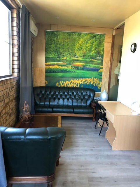 Retro 1bedroom Studio, Close To Airport&CBD - Holiday Find 3