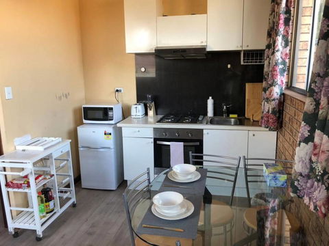 Retro 1bedroom Studio, Close To Airport&CBD - Holiday Find 1
