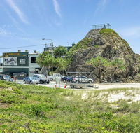 Rigi on Currumbin Beach - Holiday Find