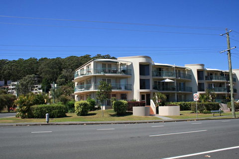 RIVERVIEW, UNIT 6, CURRUMBIN - Holiday Find 3
