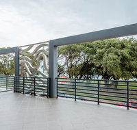 Rockingham Beachfront Apartment - Holiday Find