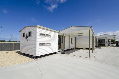 Rocks Retreat Cabin - Seal - Holiday Find 0