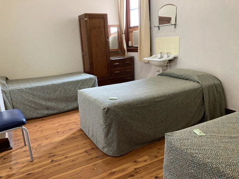Royal Hotel Condobolin - Holiday Find 1