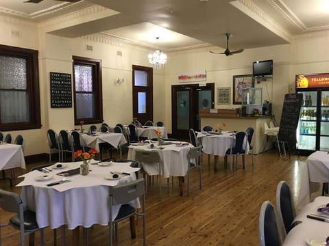 Royal Hotel Condobolin - Holiday Find 2