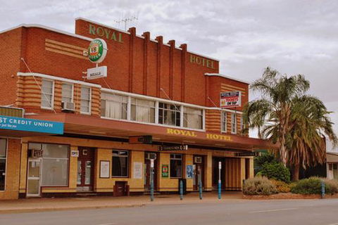 Royal Hotel Condobolin - Holiday Find 0