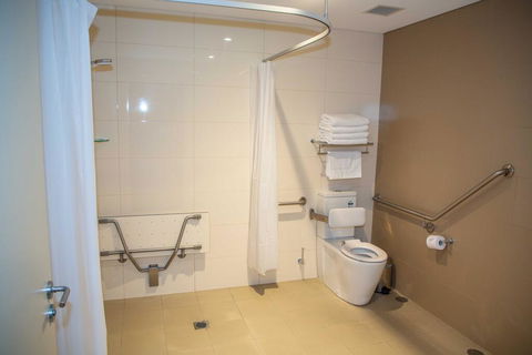 Royal Hotel Randwick - Holiday Find 2
