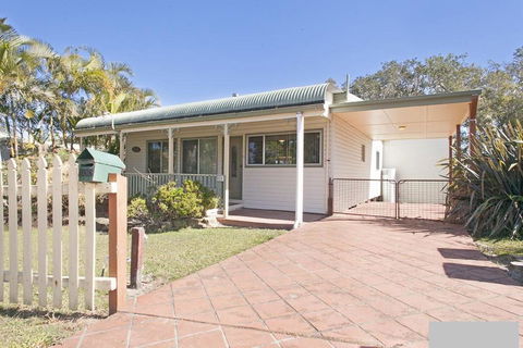 Ryans Cottage - Sawtell, NSW - Holiday Find 1