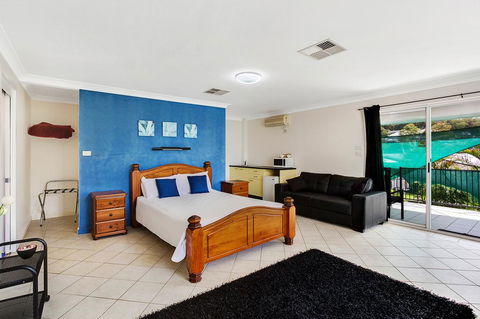 Salamander Beach Accommodation - Adults Only - Holiday Find 1