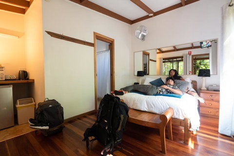 Samurai Beach Bungalows - Port Stephens YHA - Holiday Find 1