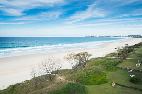 San Simeon Beachfront Apartments Tugun - Holiday Find 0