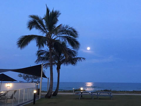 San Simeon Beachfront Apartments Tugun - Holiday Find 1