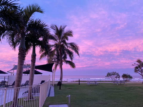 San Simeon Beachfront Apartments Tugun - Holiday Find 2