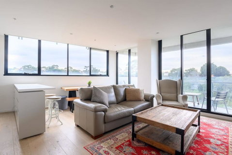 Sanctuary Resort-Style On The Banks Of The Yarra - Holiday Find 0