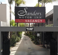 Sandors Motor Inn - Holiday Find