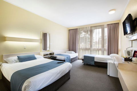 Sandown Park Hotel Noble Park - Holiday Find 1